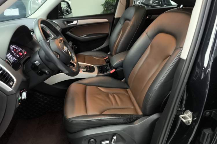 Used Audi Q5 2018 Collector's Edition 40 TFSI Ambition Model Left Front Seat