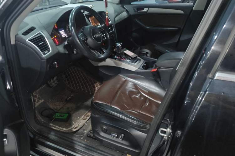 Used Audi Q5 2018 Collector's Edition 40 TFSI Ambition Model Left Front Seat
