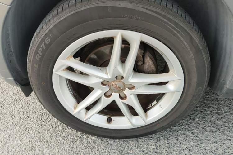 Used Audi Q5 2018 Collector's Edition 40 TFSI Technology Model Left Front Wheel Hub