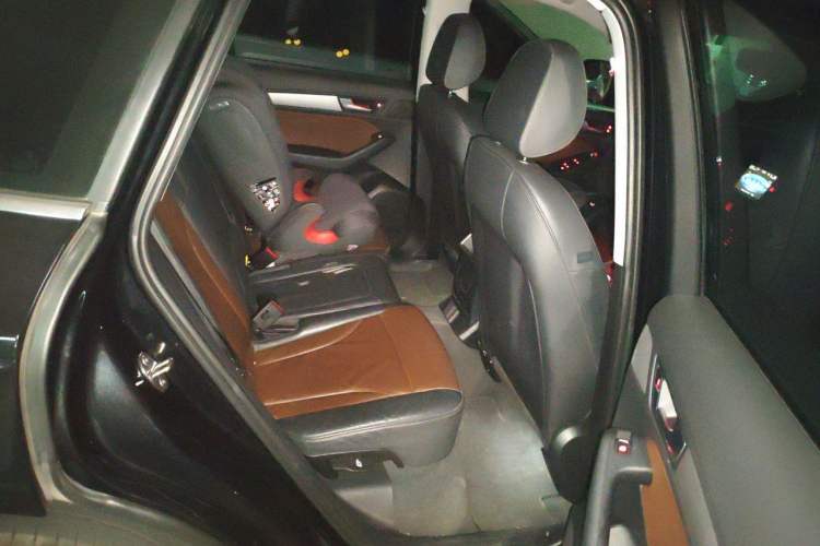 Used Audi Q5 2018 Collector's Edition 40 TFSI Ambition Model Left Rear Seat