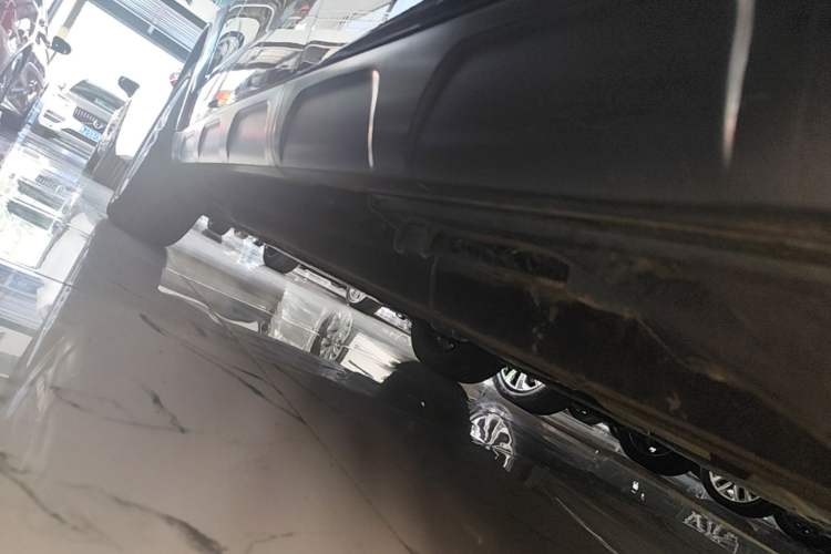Used Audi Q5 2018 Collector's Edition 40 TFSI Technology Model Left Side Sill