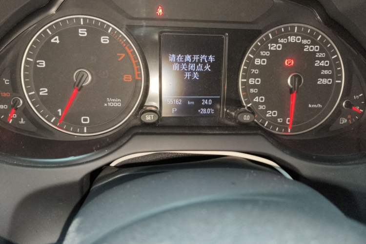 Used Audi Q5 2018 Collector's Edition 40 TFSI Technology Model Odometer Close Up