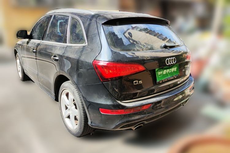 Used Audi Q5 2018 Collector's Edition 40 TFSI Ambition Model Rear Left 45 Deg