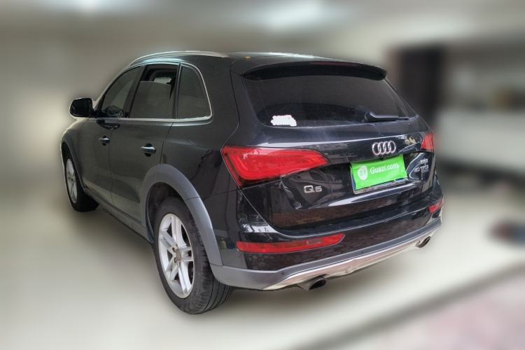 Used Audi Q5 2018 Collector's Edition 40 TFSI Technology Model Rear Left 45 Deg