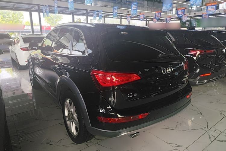 Used Audi Q5 2018 Collector's Edition 40 TFSI Technology Model Rear Left 45 Deg