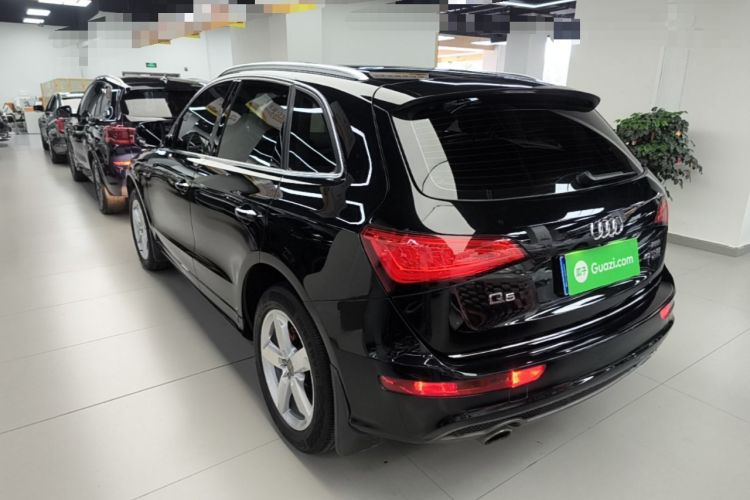 Used Audi Q5 2018 Collector's Edition 40 TFSI Ambition Model Rear Left 45 Deg