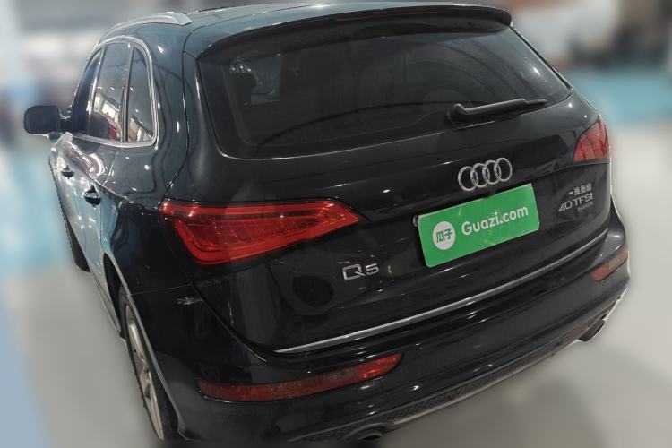 Used Audi Q5 2018 Collector's Edition 40 TFSI Ambition Model Rear Left 45 Deg