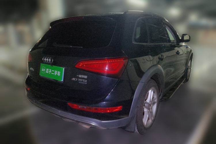 Used Audi Q5 2018 Collector's Edition 40 TFSI Technology Model Rear Right 45 Deg