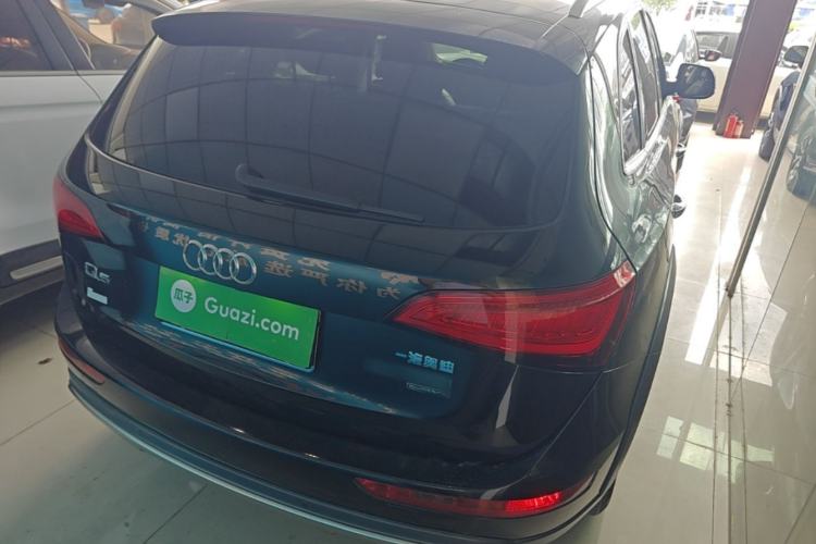 Used Audi Q5 2018 Collector's Edition 40 TFSI Technology Model Rear Right 45 Deg
