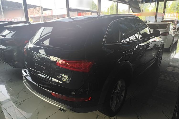 Used Audi Q5 2018 Collector's Edition 40 TFSI Technology Model Rear Right 45 Deg