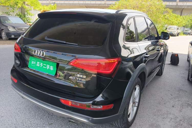 Used Audi Q5 2018 Collector's Edition 40 TFSI Technology Model Rear Right 45 Deg