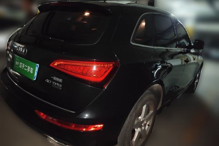Used Audi Q5 2018 Collector's Edition 40 TFSI Ambition Model Rear Right 45 Deg