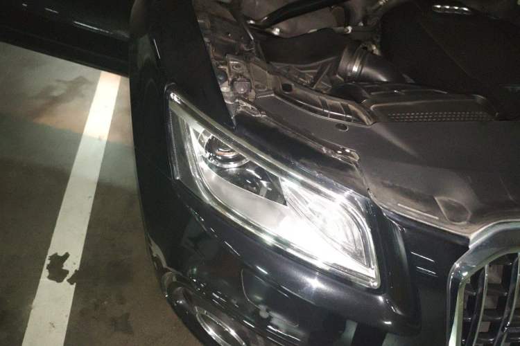 Used Audi Q5 2018 Collector's Edition 40 TFSI Ambition Model Right Front Headlight