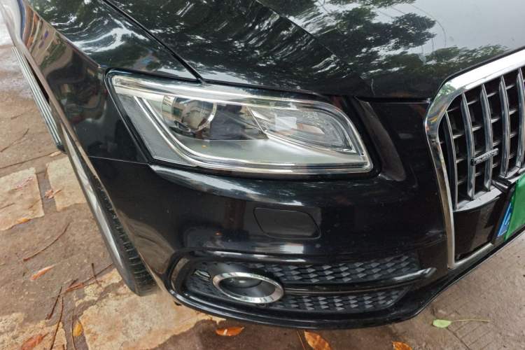 Used Audi Q5 2018 Collector's Edition 40 TFSI Technology Model Right Front Headlight