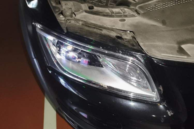Used Audi Q5 2018 Collector's Edition 40 TFSI Technology Model Right Front Headlight