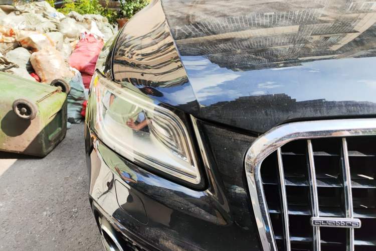 Used Audi Q5 2018 Collector's Edition 40 TFSI Ambition Model Right Front Headlight