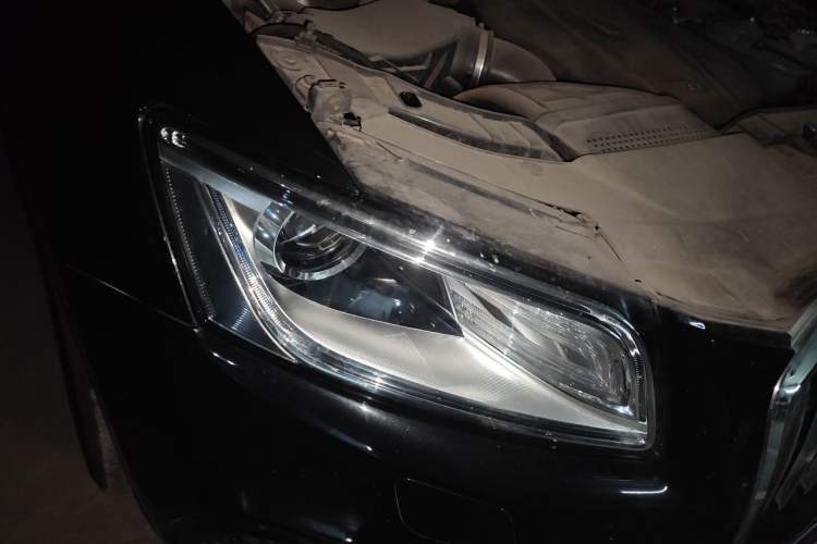 Used Audi Q5 2018 Collector's Edition 40 TFSI Ambition Model Right Front Headlight