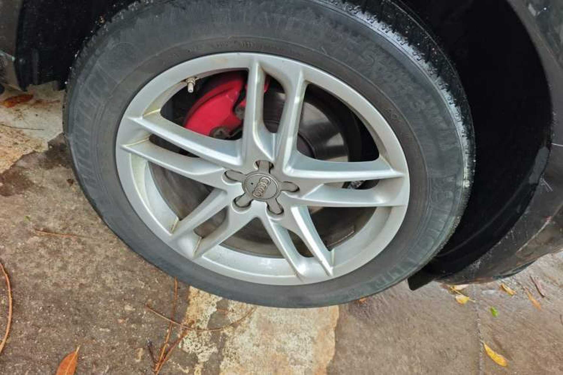 Used Audi Q5 2018 Collector's Edition 40 TFSI Technology Model Right Front Wheel Hub