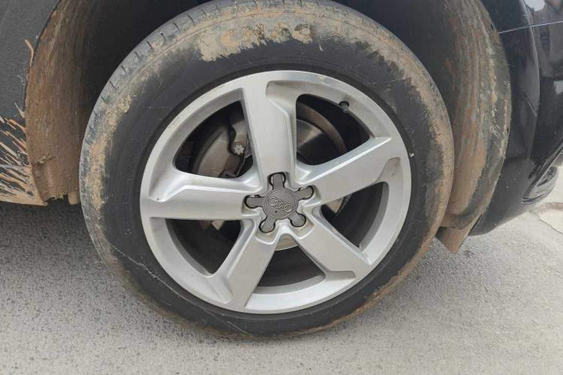 Used Audi Q5 2018 Collector's Edition 40 TFSI Ambition Model Right Front Wheel Hub