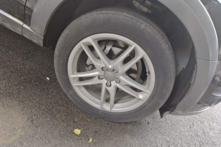 Used Audi Q5 2018 Collector's Edition 40 TFSI Technology Model Right Front Wheel Hub