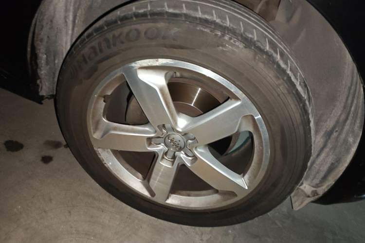 Used Audi Q5 2018 Collector's Edition 40 TFSI Ambition Model Right Front Wheel Hub