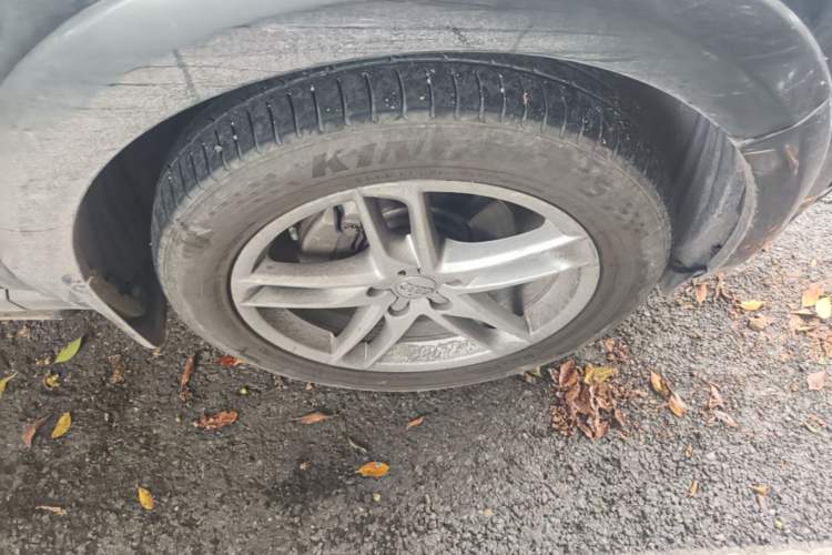Used Audi Q5 2018 Collector's Edition 40 TFSI Technology Model Right Front Wheel Hub