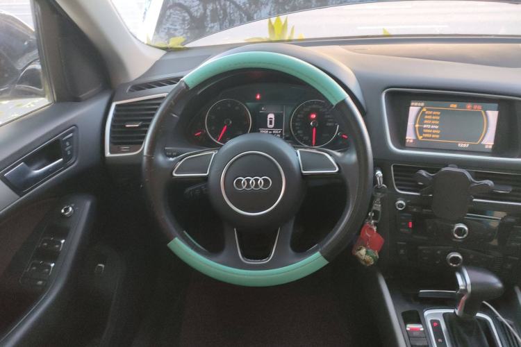 Used Audi Q5 2018 Collector's Edition 40 TFSI Ambition Model Steering Wheel