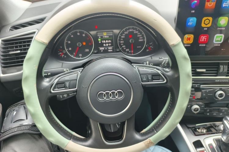 Used Audi Q5 2018 Collector's Edition 40 TFSI Technology Model Steering Wheel