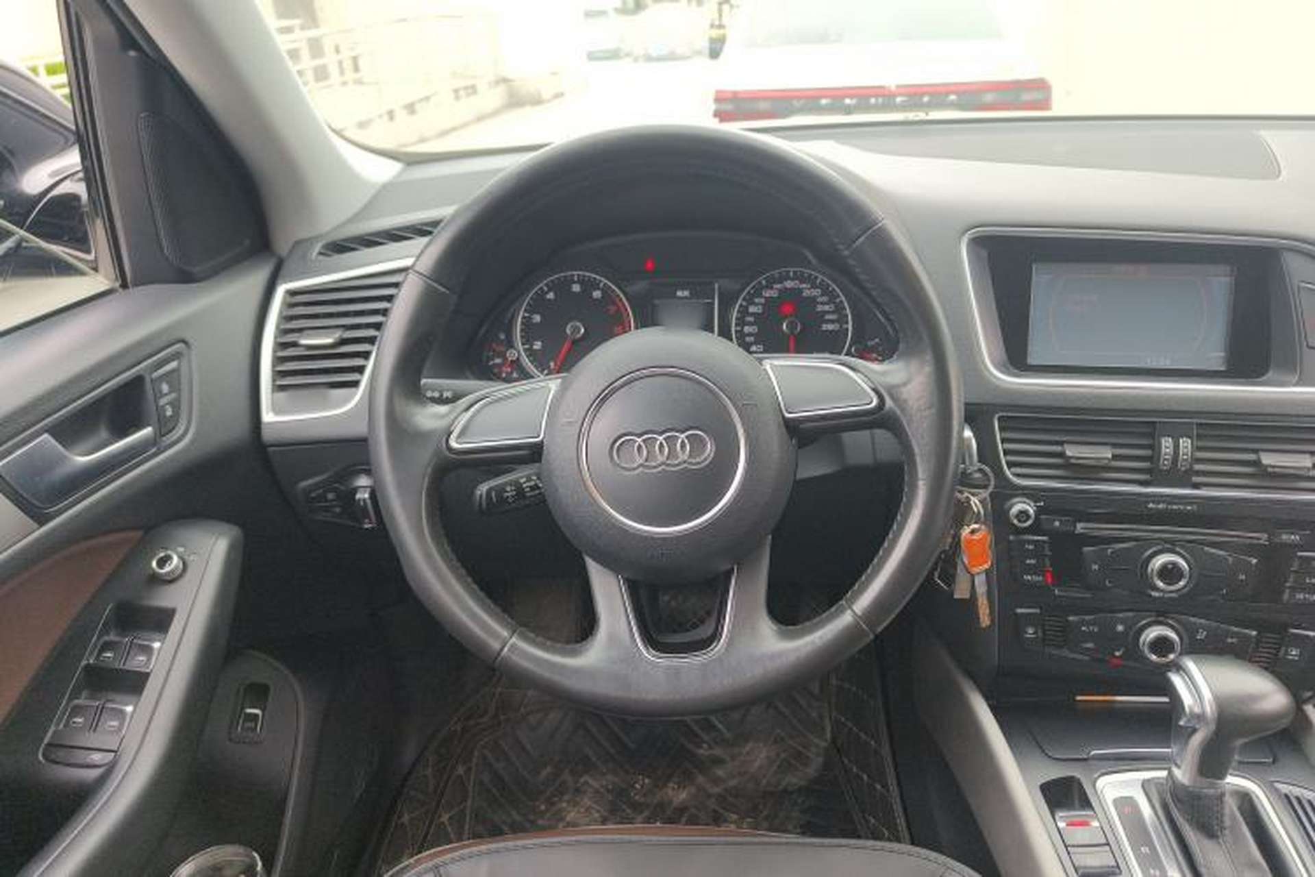 Used Audi Q5 2018 Collector's Edition 40 TFSI Ambition Model Steering Wheel