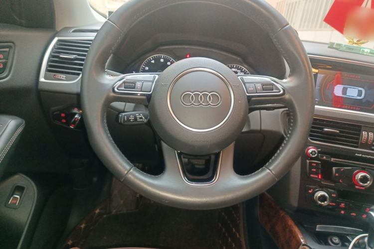 Used Audi Q5 2018 Collector's Edition 40 TFSI Technology Model Steering Wheel