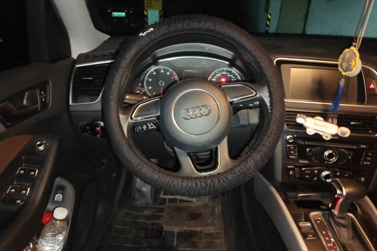 Used Audi Q5 2018 Collector's Edition 40 TFSI Ambition Model Steering Wheel