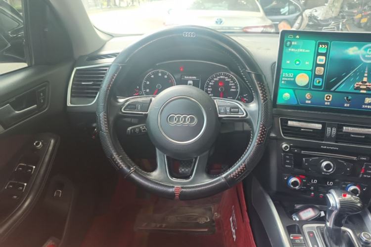 Used Audi Q5 2018 Collector's Edition 40 TFSI Technology Model Steering Wheel