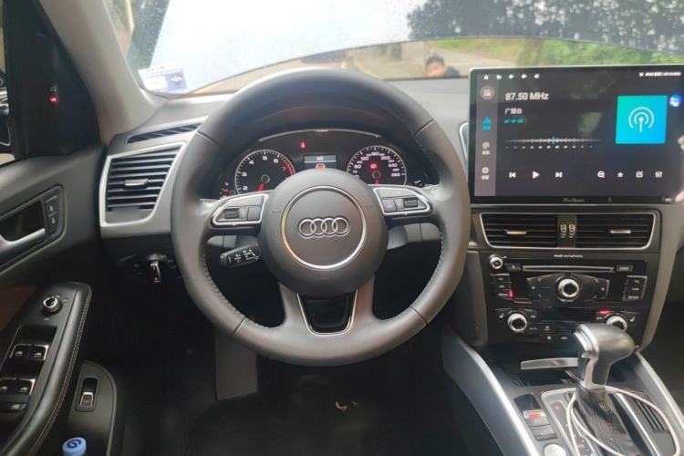 Used Audi Q5 2018 Collector's Edition 40 TFSI Technology Model Steering Wheel