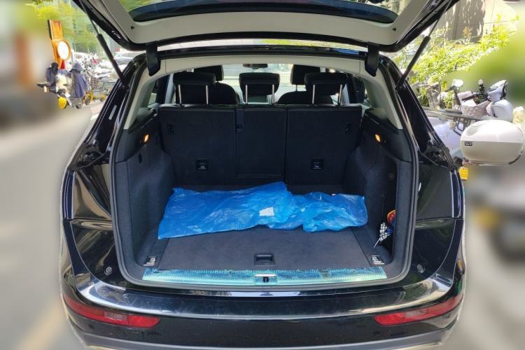 Used Audi Q5 2018 Collector's Edition 40 TFSI Technology Model Trunk