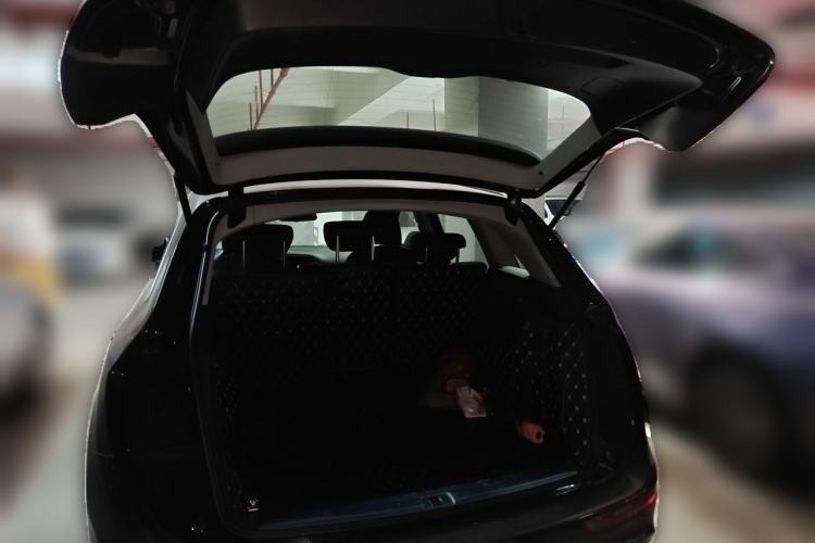 Used Audi Q5 2018 Collector's Edition 40 TFSI Ambition Model Trunk