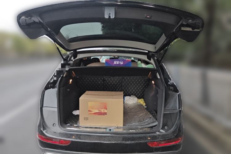 Used Audi Q5 2018 Collector's Edition 40 TFSI Technology Model Trunk