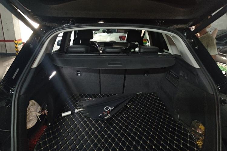 Used Audi Q5 2018 Collector's Edition 40 TFSI Ambition Model Trunk
