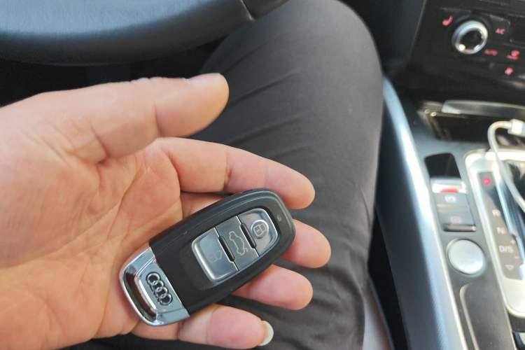 Used Audi Q5 2018 Collector's Edition 40 TFSI Technology Model Vehicle Key