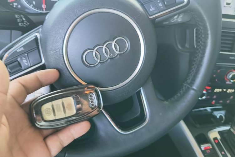 Used Audi Q5 2018 Collector's Edition 40 TFSI Technology Model Vehicle Key