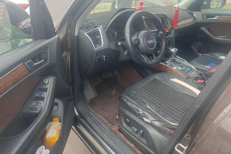Used Audi Q5 2018 Collector's Edition 40 TFSI Technology Model Driver Seat