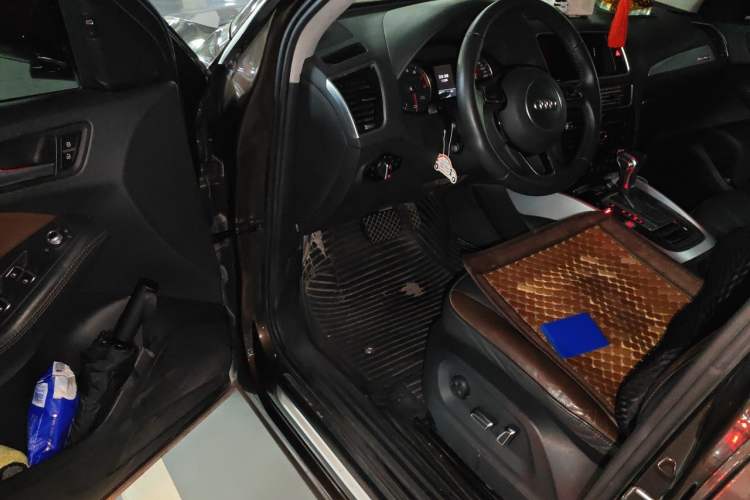 Used Audi Q5 2018 Collector's Edition 40 TFSI Technology Model Driver Seat