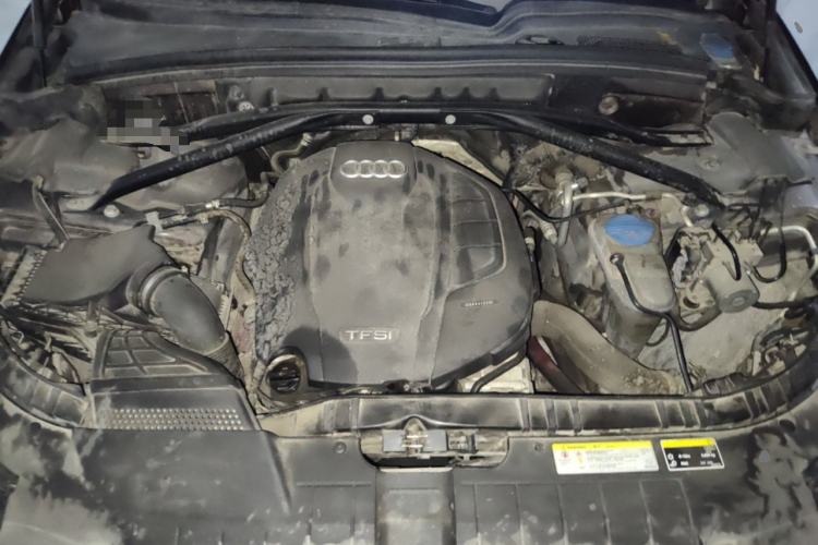 Used Audi Q5 2018 Collector's Edition 40 TFSI Technology Model Engine Bay