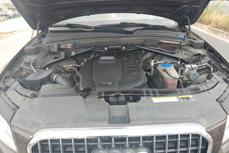Used Audi Q5 2018 Collector's Edition 40 TFSI Technology Model Engine Bay