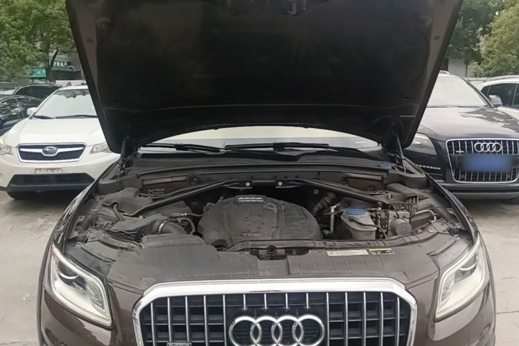 Used Audi Q5 2018 Collector's Edition 40 TFSI Technology Model Engine Bay