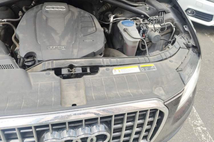 Used Audi Q5 2018 Collector's Edition 40 TFSI Technology Model Engine Bay Left