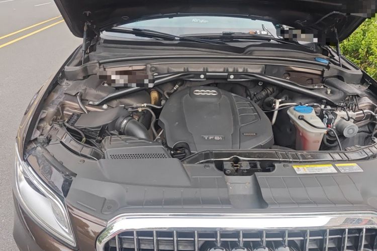 Used Audi Q5 2018 Collector's Edition 40 TFSI Ambition Model Engine Bay Right