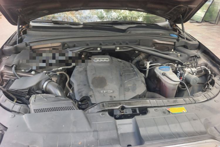 Used Audi Q5 2018 Collector's Edition 40 TFSI Technology Model Engine Bay