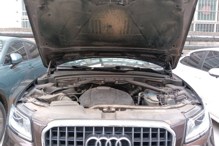 Used Audi Q5 2018 Collector's Edition 40 TFSI Ambition Model Engine Bay
