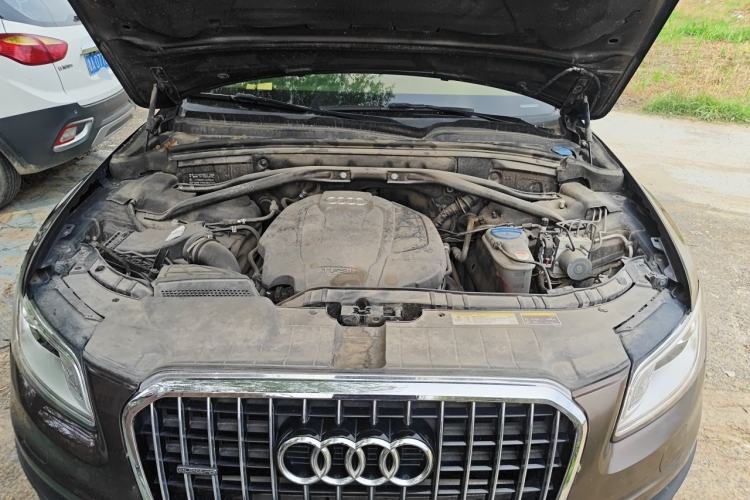 Used Audi Q5 2018 Collector's Edition 40 TFSI Technology Model Engine Bay