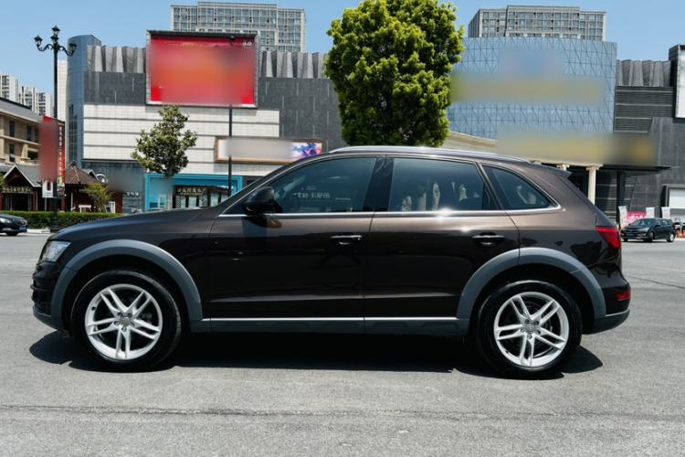Used Audi Q5 2018 Collector's Edition 40 TFSI Technology Model Exterior 10